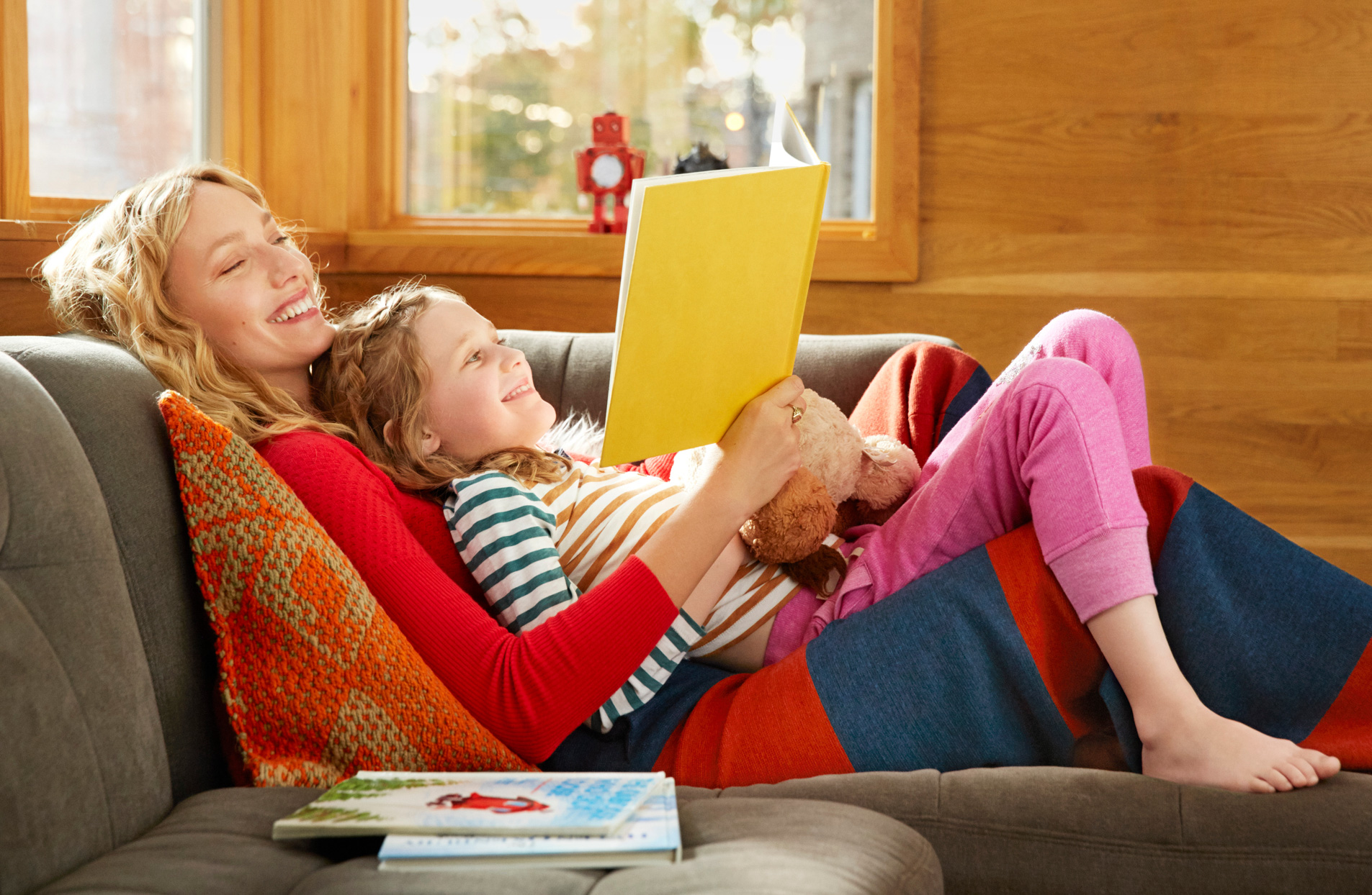 reading mom couch book